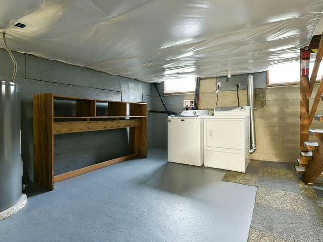 Building Photo - Beautifully Remodeled 2 Bedroom Craftsman Home near Downtown Auburn