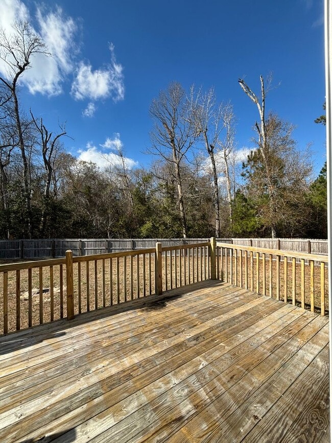 Building Photo - Sensational on Sundown