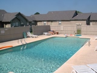 Building Photo - 2884 Rosehill Dr