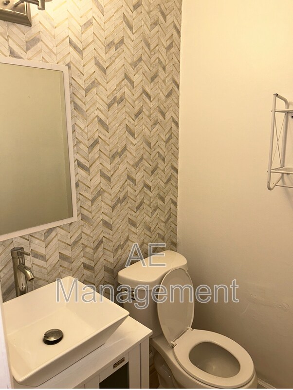 Building Photo - 1373 Coral Pl