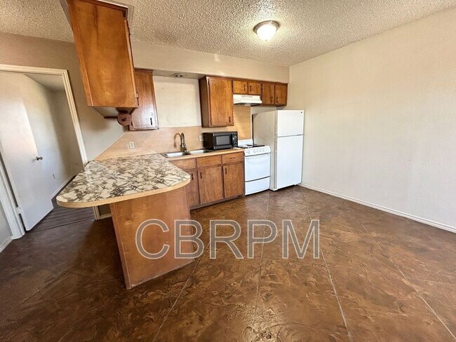 Building Photo - 4606 Erskine St