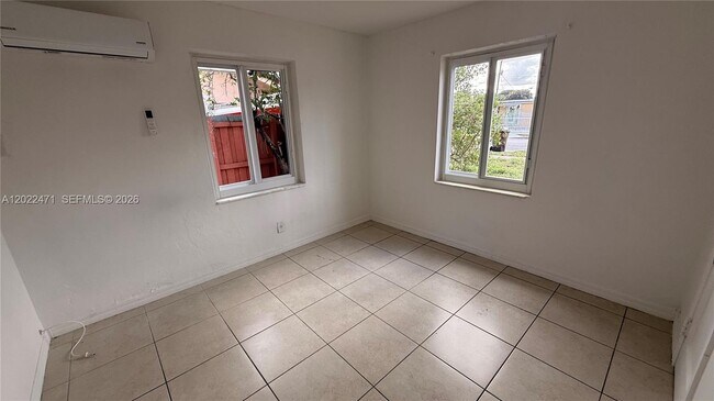 Building Photo - 317 W 36th St