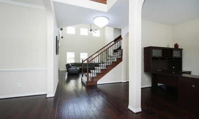 Building Photo - 27019 Drybank Creek Ln