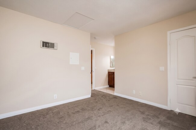 Building Photo - 4150 34th St