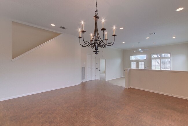 Building Photo - Rare 3 BR / 2.5 BA /  2 Car Garage Westlak...