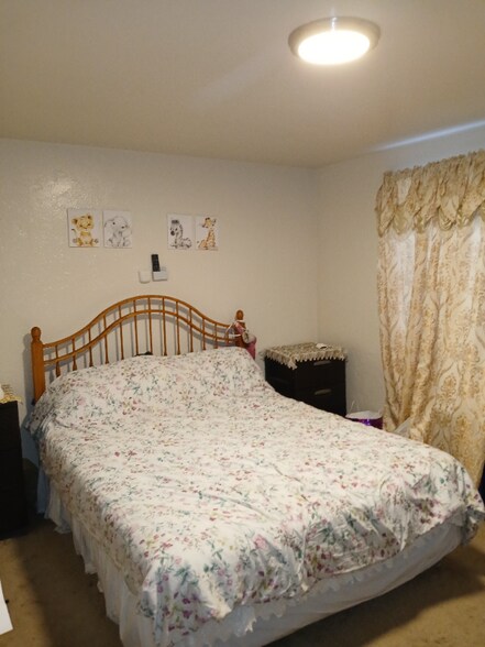 Building Photo - 472 Hoodridge Dr
