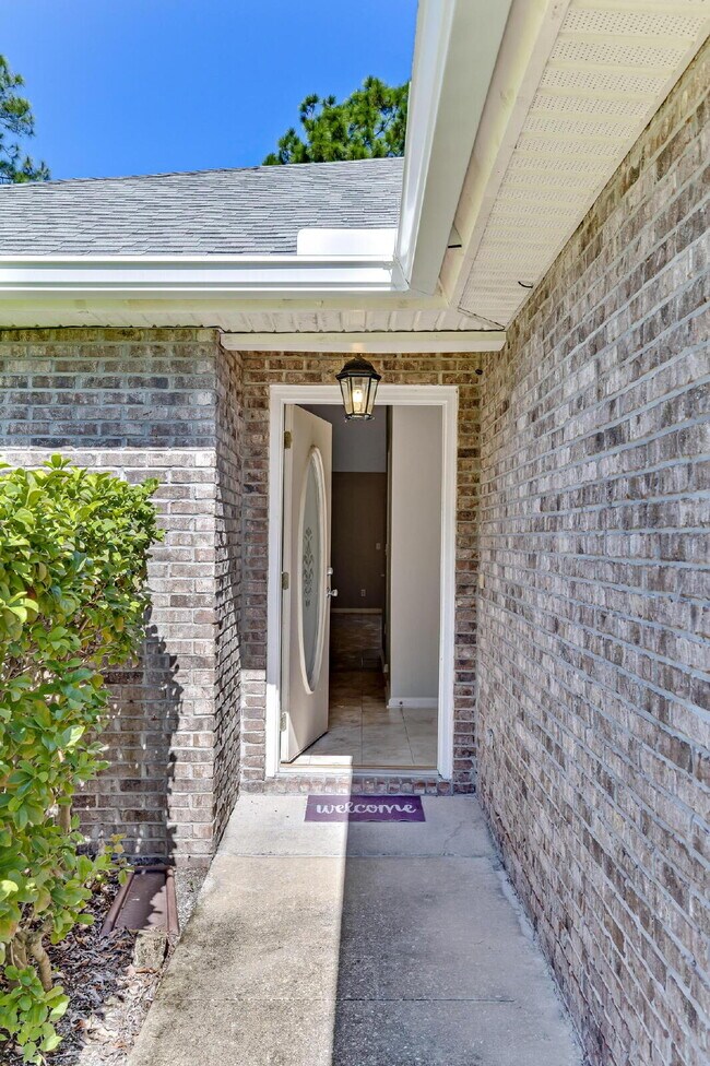 Building Photo - "Spacious 3-Bedroom Home with 2 Full Baths in the Heart of Palm Coast!"