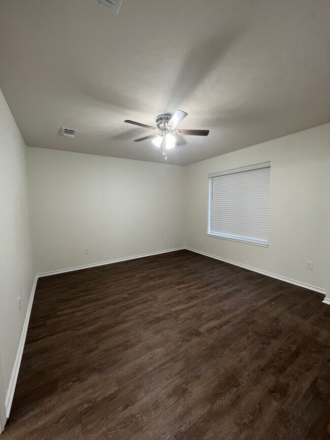 Building Photo - 3927 Brynlee Cir