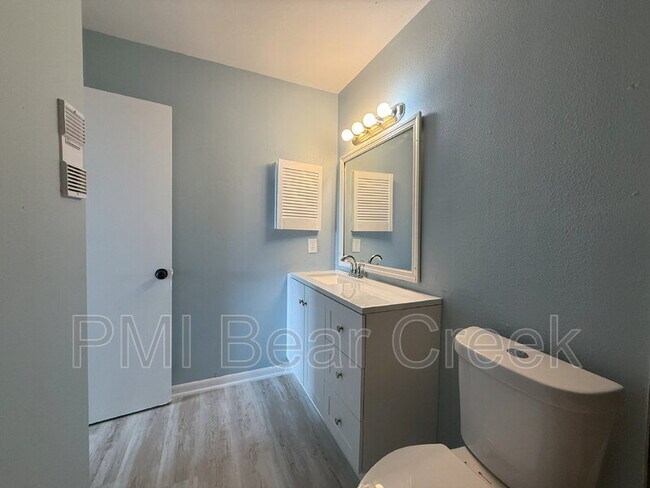Building Photo - 8523 Hearth Dr