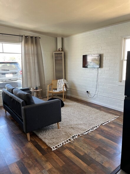 Large living room - 6453 yucca ave