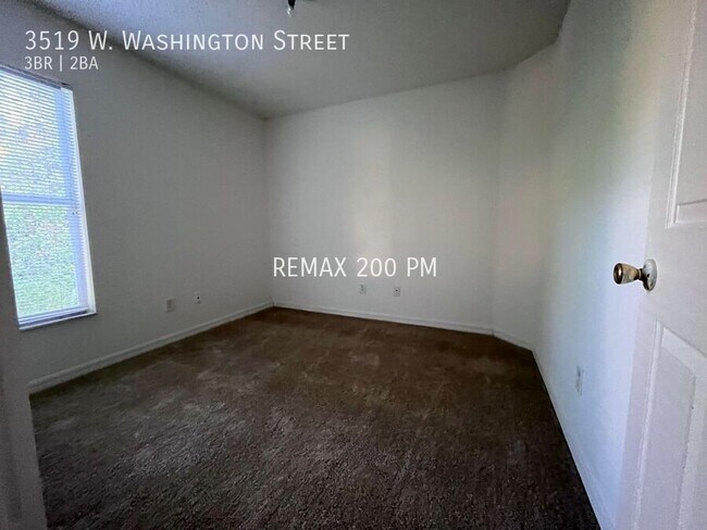 Building Photo - 3519 W Washington St