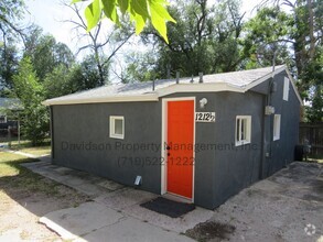Building Photo - Updated Cottage Centrally Located Near The...