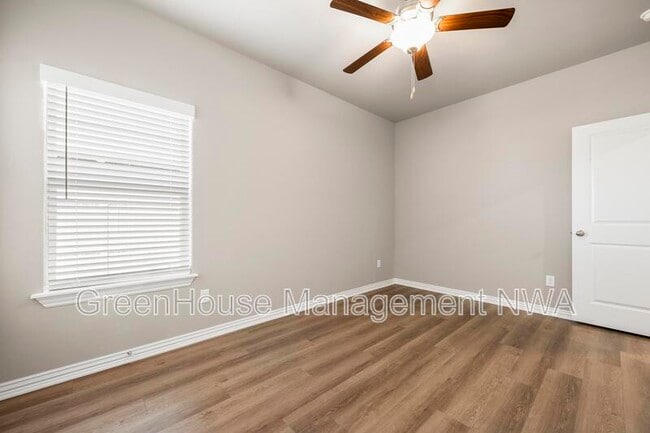 Building Photo - 210 Williams ct