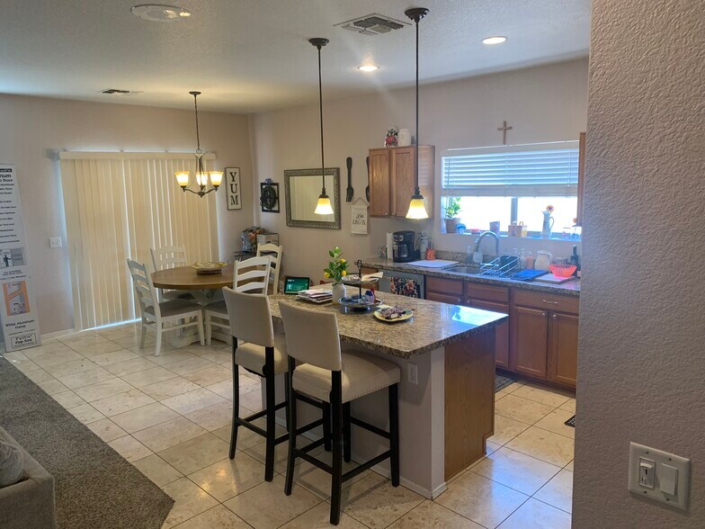 Building Photo - 3864 S Emery