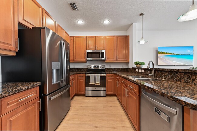 Building Photo - 642 NW 38th Cir