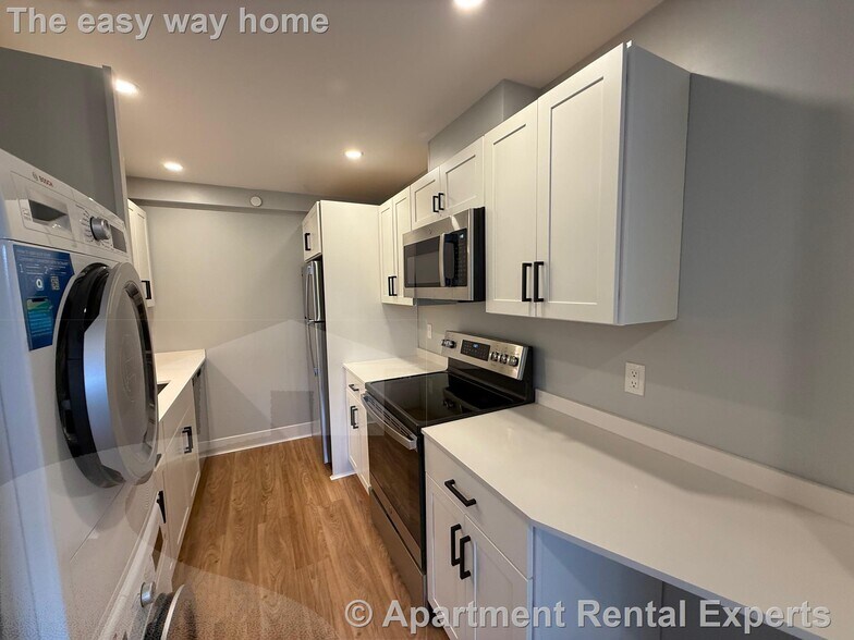 Building Photo - 132 Sherman St