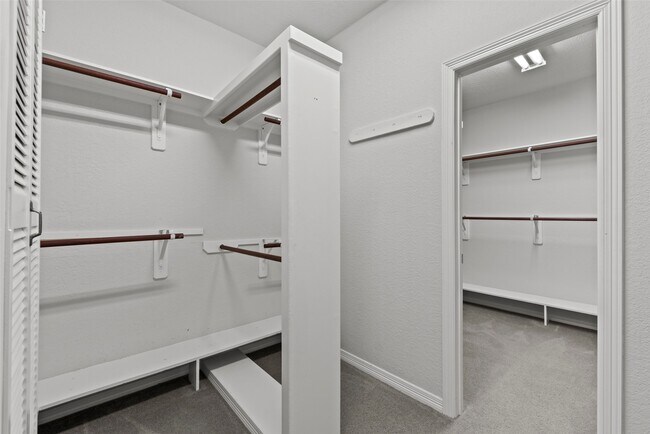 Building Photo - 2919 Royal Oaks Grove