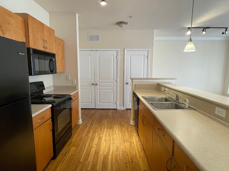 Building Photo - 8290 Gate Pky W