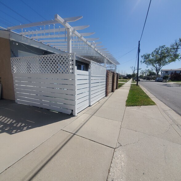 Building Photo - 18628 Prairie Ave