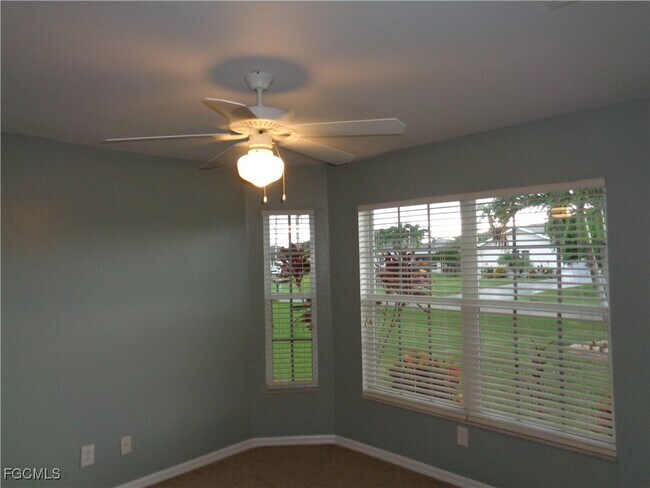 Building Photo - 2830 SW 35th Ln