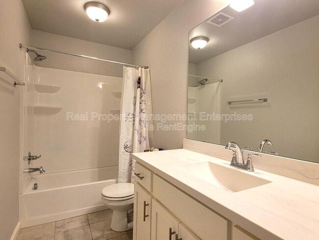 Building Photo - 18641 Cantar Dr