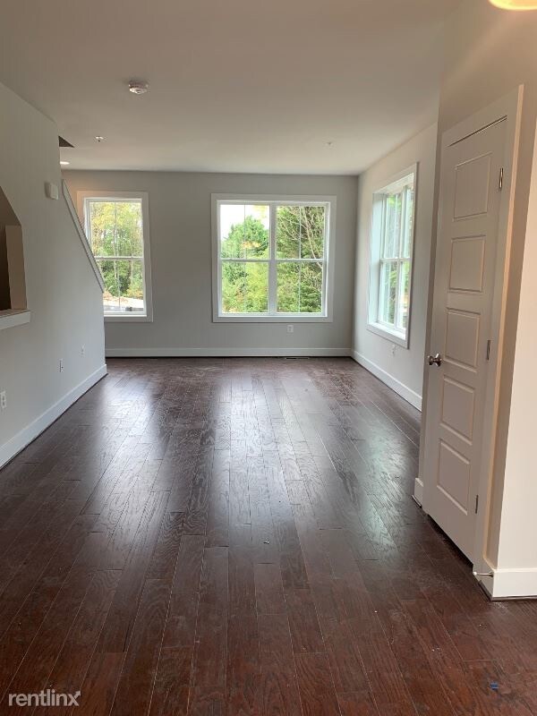 Building Photo - 3 br, 2 bath Townhome - 2363 Wyeth St