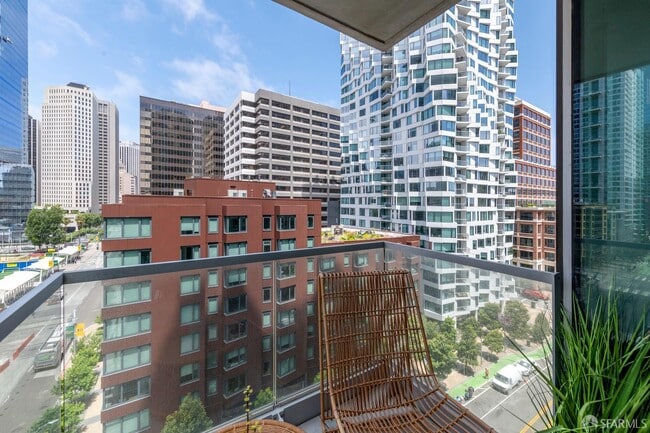 Building Photo - 301 Main St