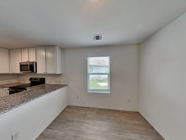 Building Photo - 144 Parish Ln