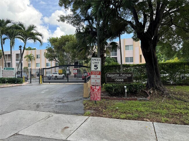 Building Photo - 15888 SW 95th Ave