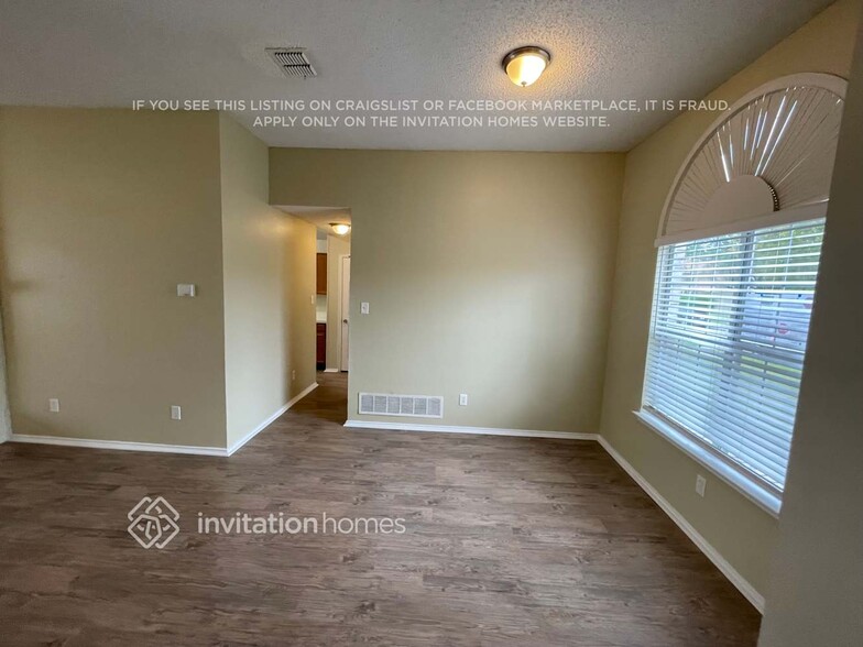Building Photo - 904 Worden Dr
