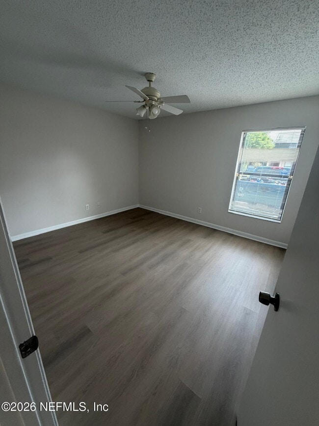 Building Photo - 5557 Greatpine Ln S