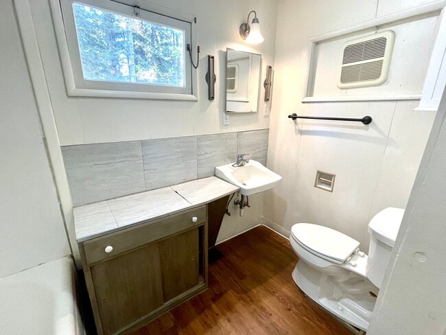 Building Photo - Nestled Away In Gig Harbor: A 3 Bedroom wi...