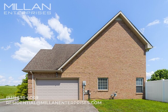 Building Photo - Charming All-Brick Home with In-Ground Poo...