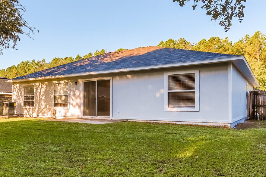 Building Photo - 1697 Glen Laurel Dr