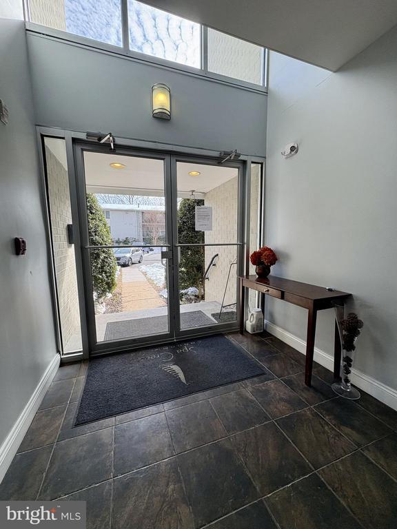 Building Photo - 1101 Primrose Ct