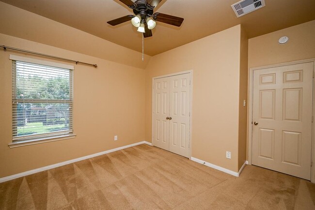 Building Photo - 7818 Iris Glen Ln