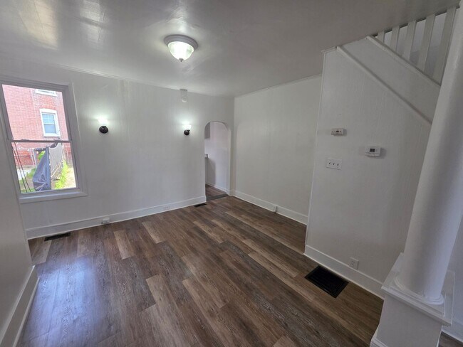 Building Photo - 1615 Lancaster Ave