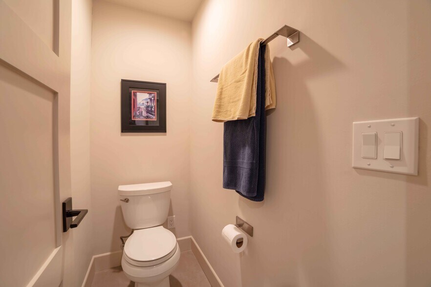 Building Photo - 419 Camino de las Colinas