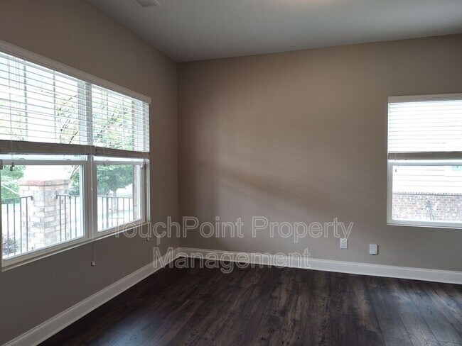 Building Photo - 9415 Segundo Ln