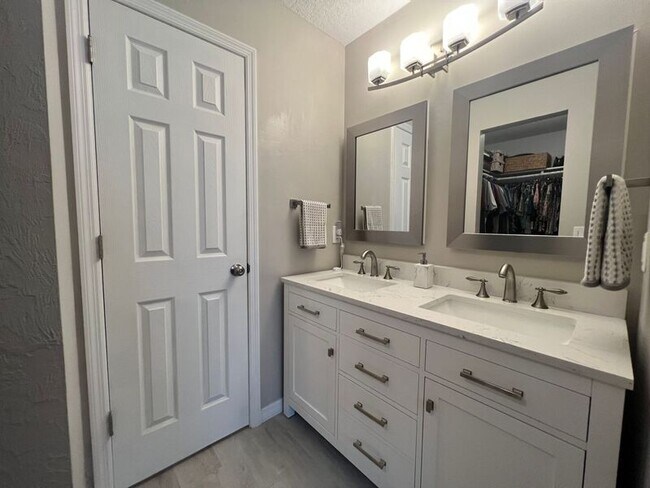 Building Photo - 44 Park Pl