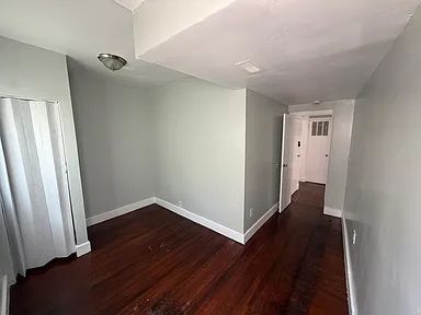Building Photo - 611 Elm St