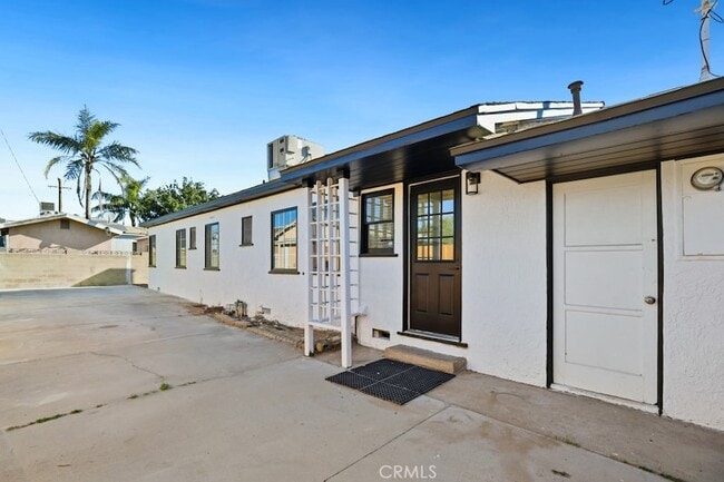 Building Photo - 7726 Blanchard Ave