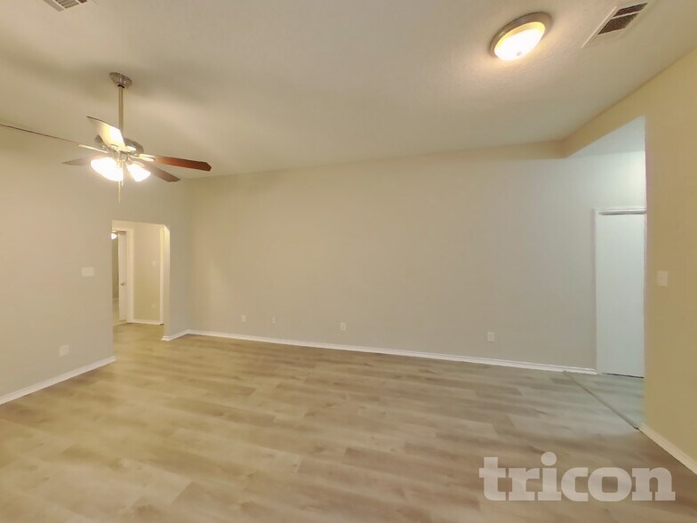 Building Photo - 5208 Wolverton Ct