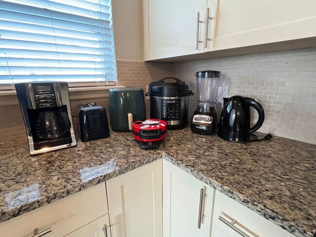 Building Photo - 3211 Oyster Ln