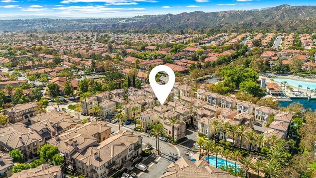 Building Photo - 205 Montana Del Lago Dr