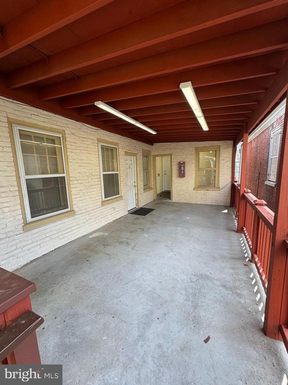 Building Photo - 231 W Coulter St