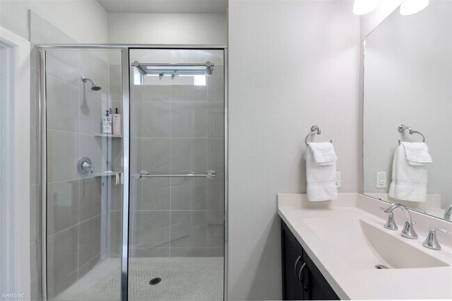 Building Photo - 2 br, 2.5 bath House - 1044 Manacor Lane