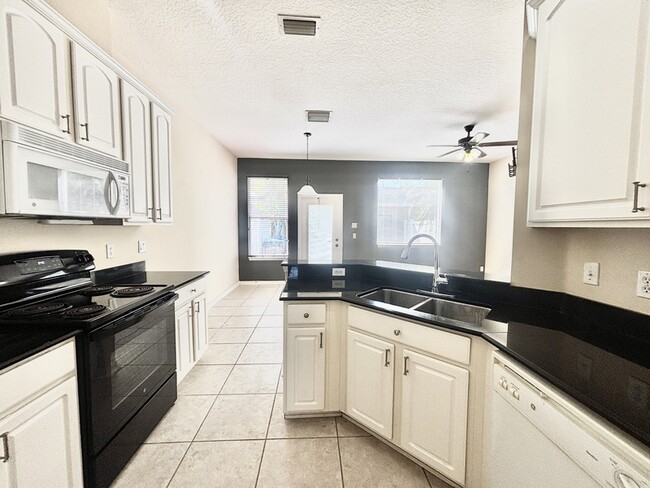 Building Photo - 13010 Langstaff Dr