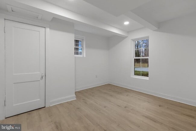 Building Photo - 3284 Annandale Rd
