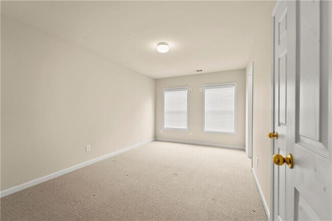 Building Photo - 5351 Heyward Pl SW
